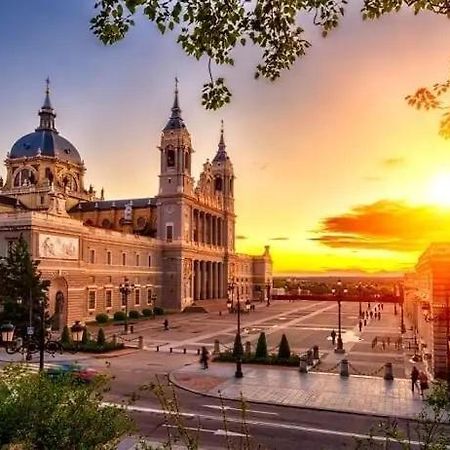 Parsa Booking Madrid Exterior photo